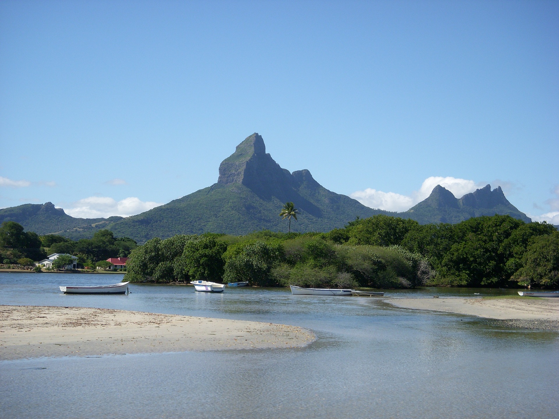 Mauritius Island beach muchosol