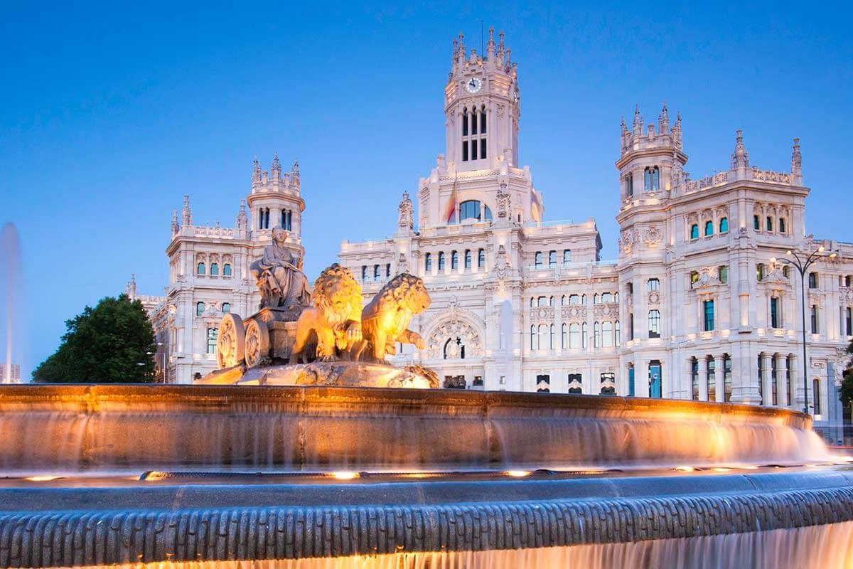 what to do in madrid square